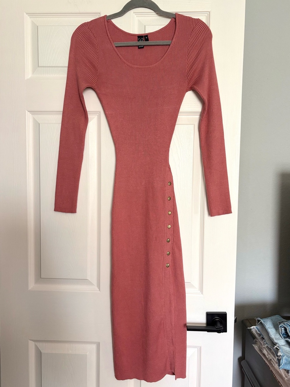 Windsor Rose Ribbed Scoop Neck Long Sleeve Midi Dress with Side Buttons
